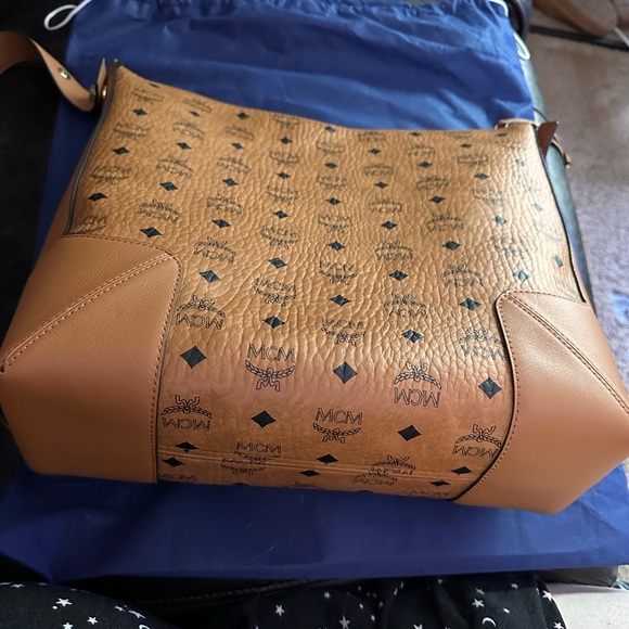 MCM Klara Visetos Large Hobo Crossbody Bag - Picture 2 of 9